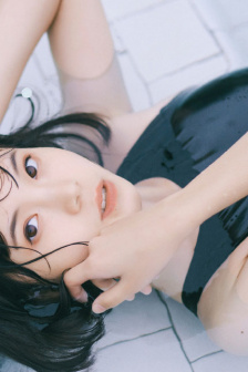麻豆秋白色蕾丝半身裙